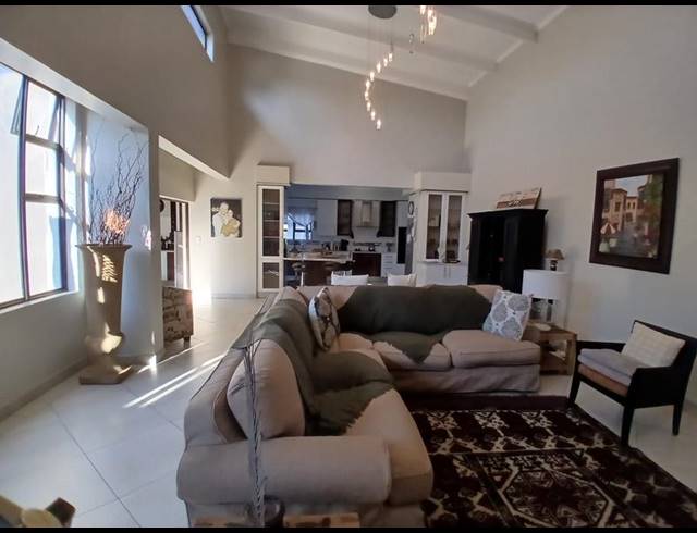 3 BEDROOM HOUSE FOR SALE IN RETIRE AT MIDSTREAM